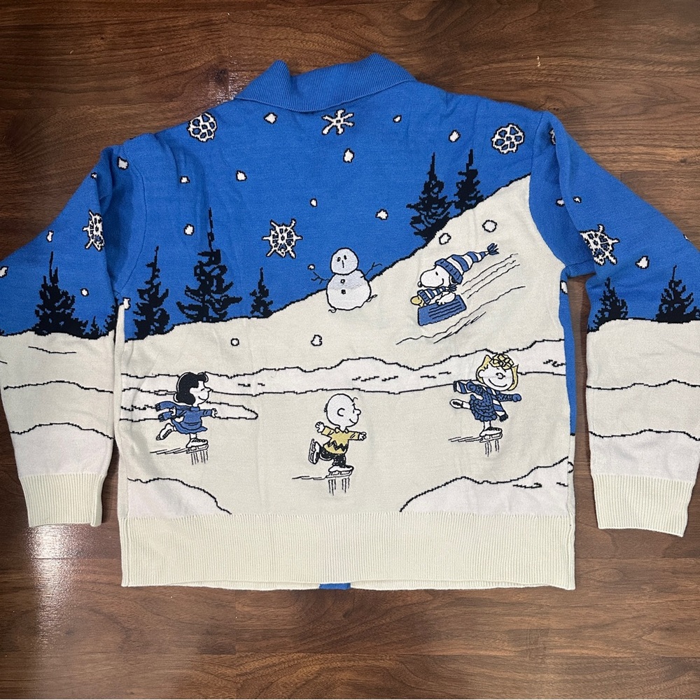 NWT Peanuts Winter Snowy Scene Cardigan - Picture 2 of 9